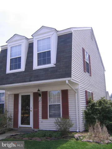 $1,885 | 8444 Georgian Court, Manassas, VA 20110