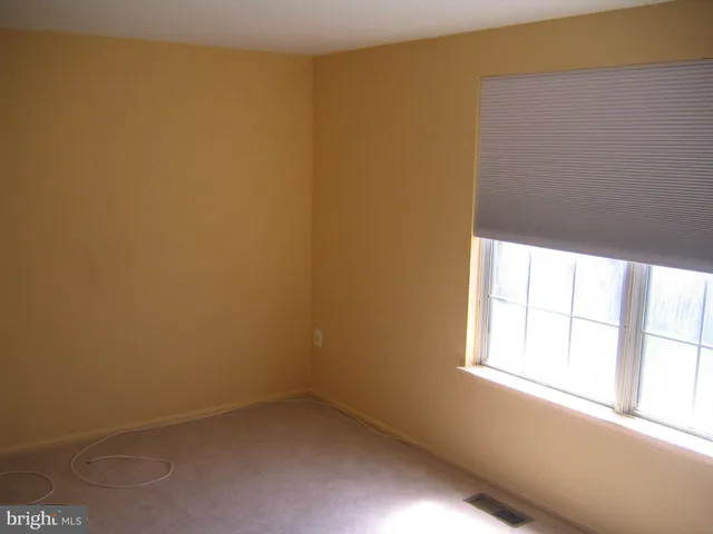 $1,885 | 8444 Georgian Court, Manassas, VA 20110