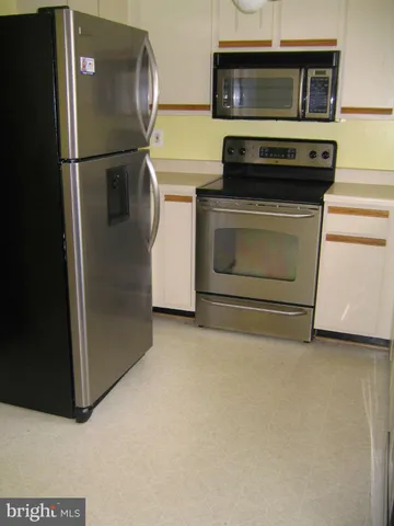 $1,885 | 8444 Georgian Court, Manassas, VA 20110