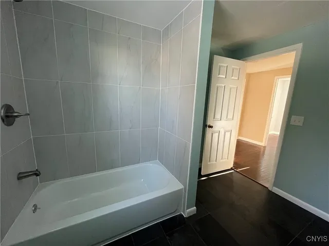 $2,800 | 7650 Commodore Circle, Clay, NY 13090