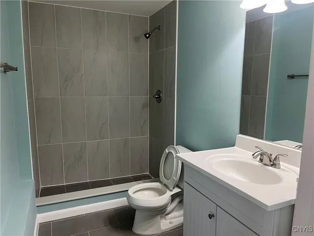 $2,800 | 7650 Commodore Circle, Clay, NY 13090