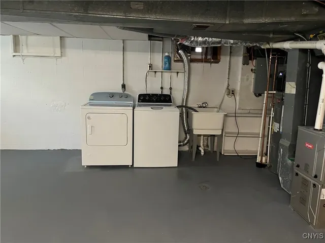 $2,800 | 7650 Commodore Circle, Clay, NY 13090