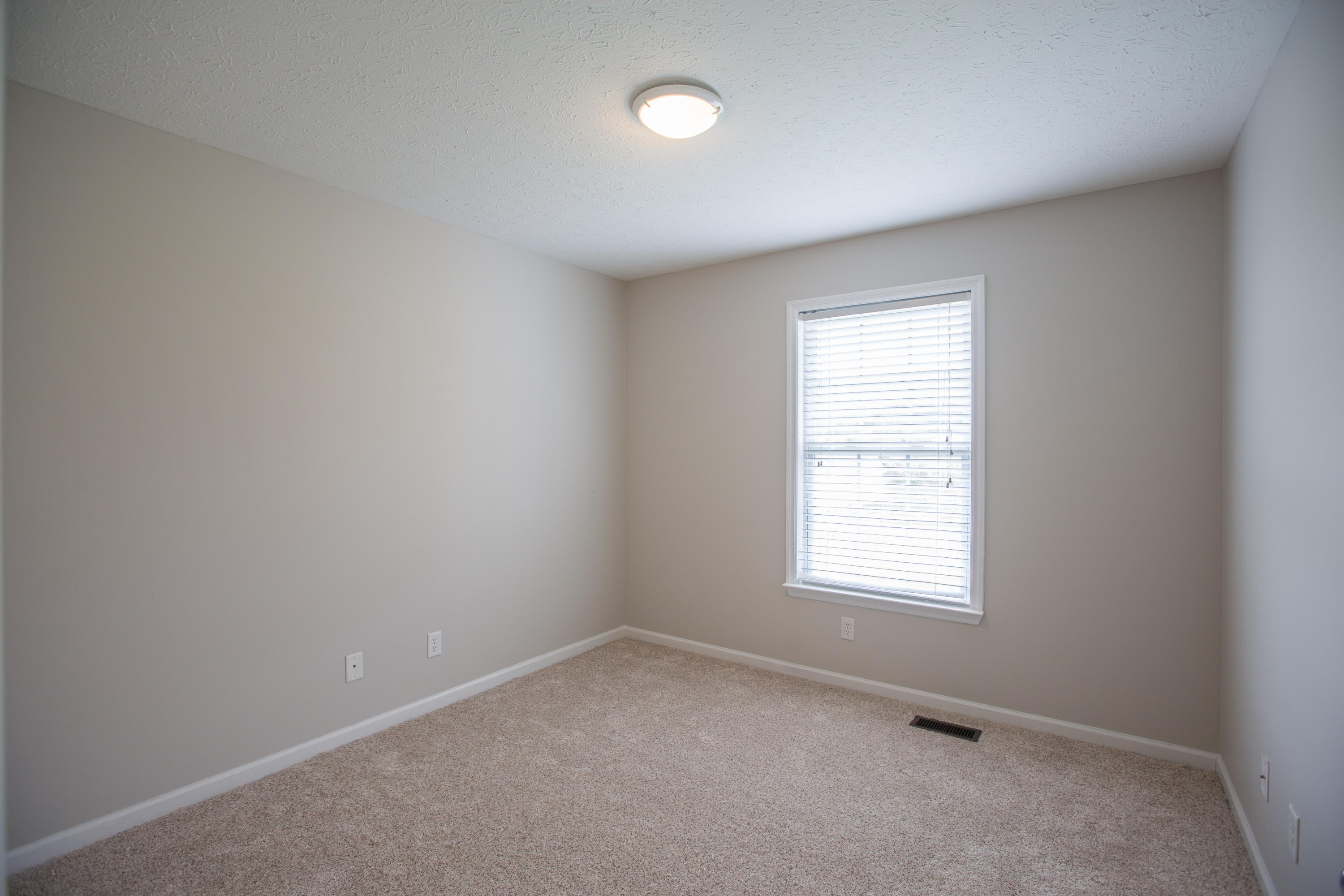 97 Boxer Lane Rock Spring, GA 30739 - Photo 7 of 16 97 Boxer Lane-3320