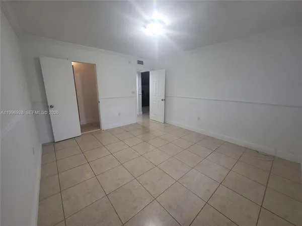 $1,900 | 1275 West 35th Street, Unit 29B, Hialeah, FL 33012