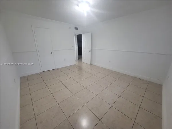 $1,900 | 1275 West 35th Street, Unit 29B, Hialeah, FL 33012