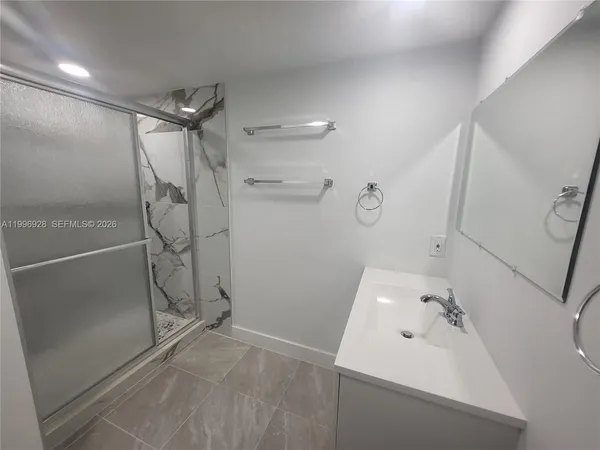 $1,900 | 1275 West 35th Street, Unit 29B, Hialeah, FL 33012