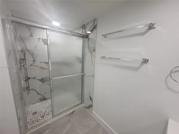 $1,900 | 1275 West 35th Street, Unit 29B, Hialeah, FL 33012