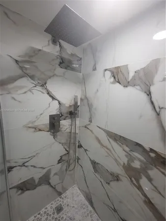 $1,900 | 1275 West 35th Street, Unit 29B, Hialeah, FL 33012