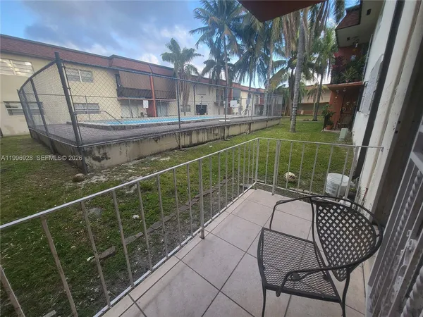 $1,900 | 1275 West 35th Street, Unit 29B, Hialeah, FL 33012