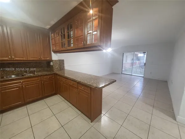 $1,900 | 1275 West 35th Street, Unit 29B, Hialeah, FL 33012