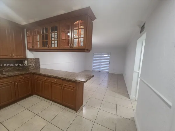 $1,900 | 1275 West 35th Street, Unit 29B, Hialeah, FL 33012