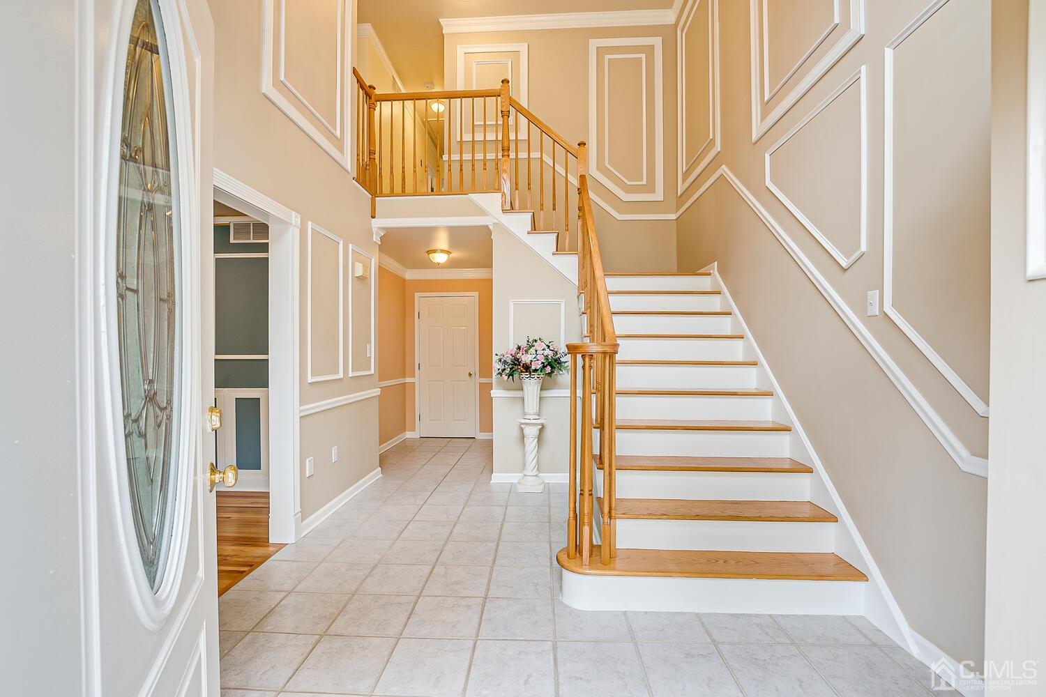 29 Hillsdale Road Edison, NJ 08820 - Photo 22 of 55 a view of entryway