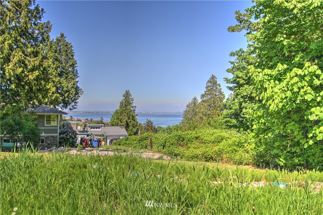 8 Donegal Dr Point Point Roberts, WA 98281 - Photo 2 of 4