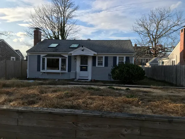 $550,000 | 15 Mayflower Road, West Yarmouth, MA 02673
