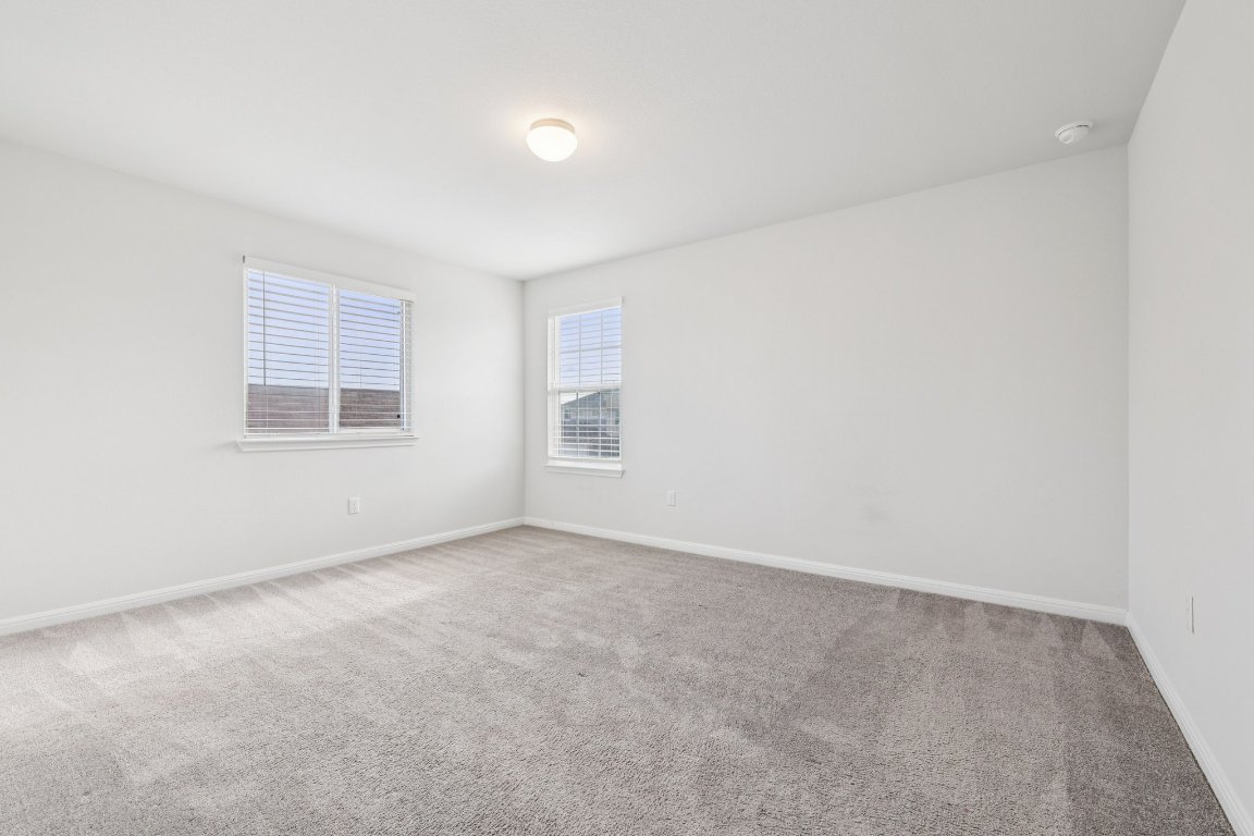 10712 Blacket Drive Austin, TX 78747 - Photo 25 of 40 an empty room with a window