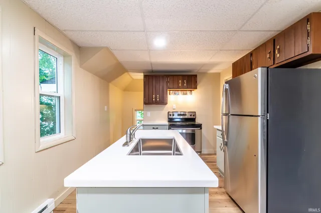 $234,900 | 804 North Harrison Street, Syracuse, IN 46567