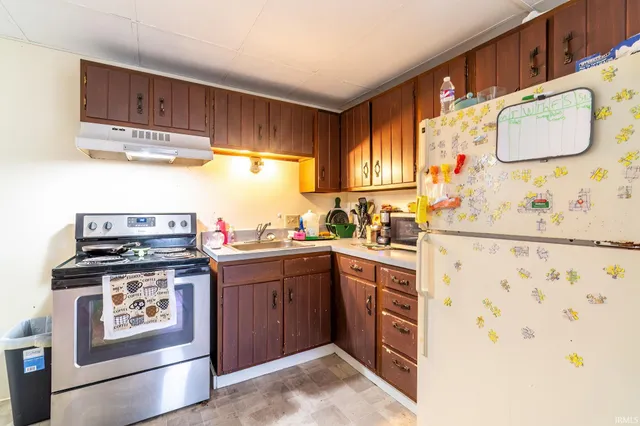 $234,900 | 804 North Harrison Street, Syracuse, IN 46567