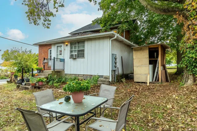 $234,900 | 804 North Harrison Street, Syracuse, IN 46567
