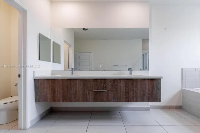 $4,650 | 10590 Northwest 78th Terrace, Unit 10590, Doral, FL 33178