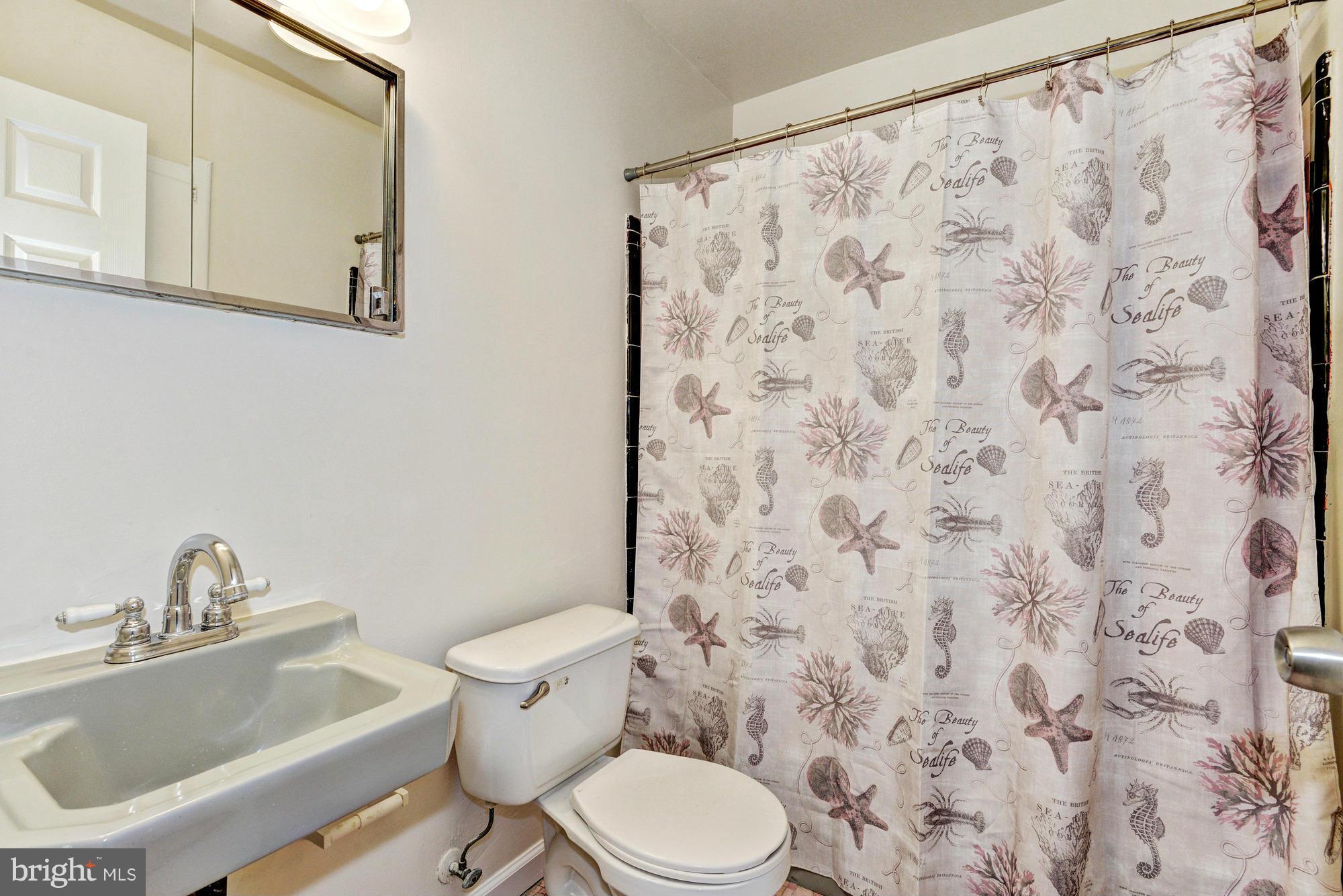1502 University Boulevard West Silver Spring, MD 20902 - Photo 11 of 17 Full Bath 2