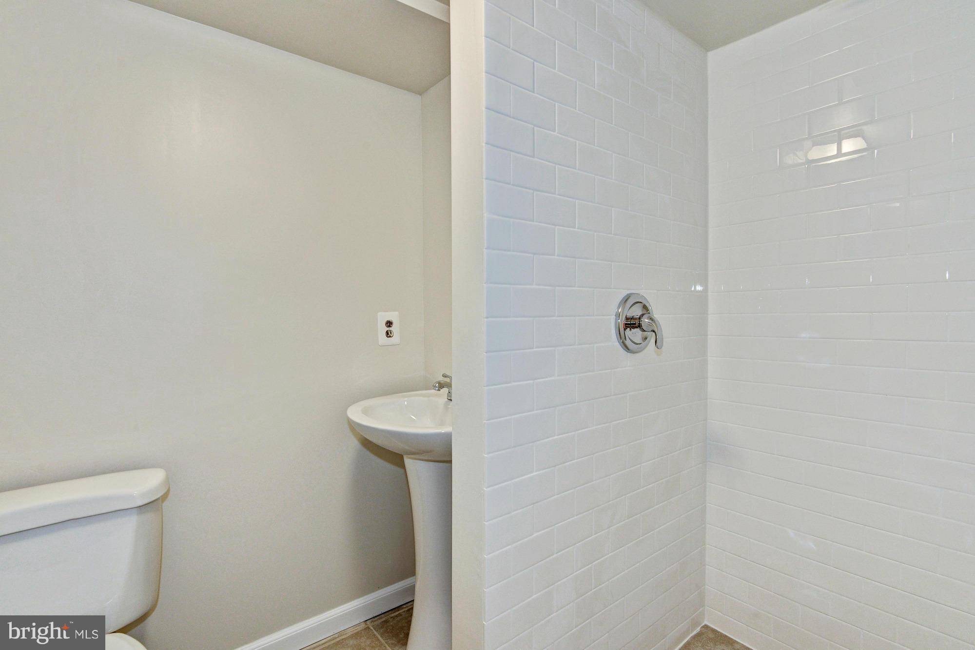 1502 University Boulevard West Silver Spring, MD 20902 - Photo 14 of 17 Full Bath 3
