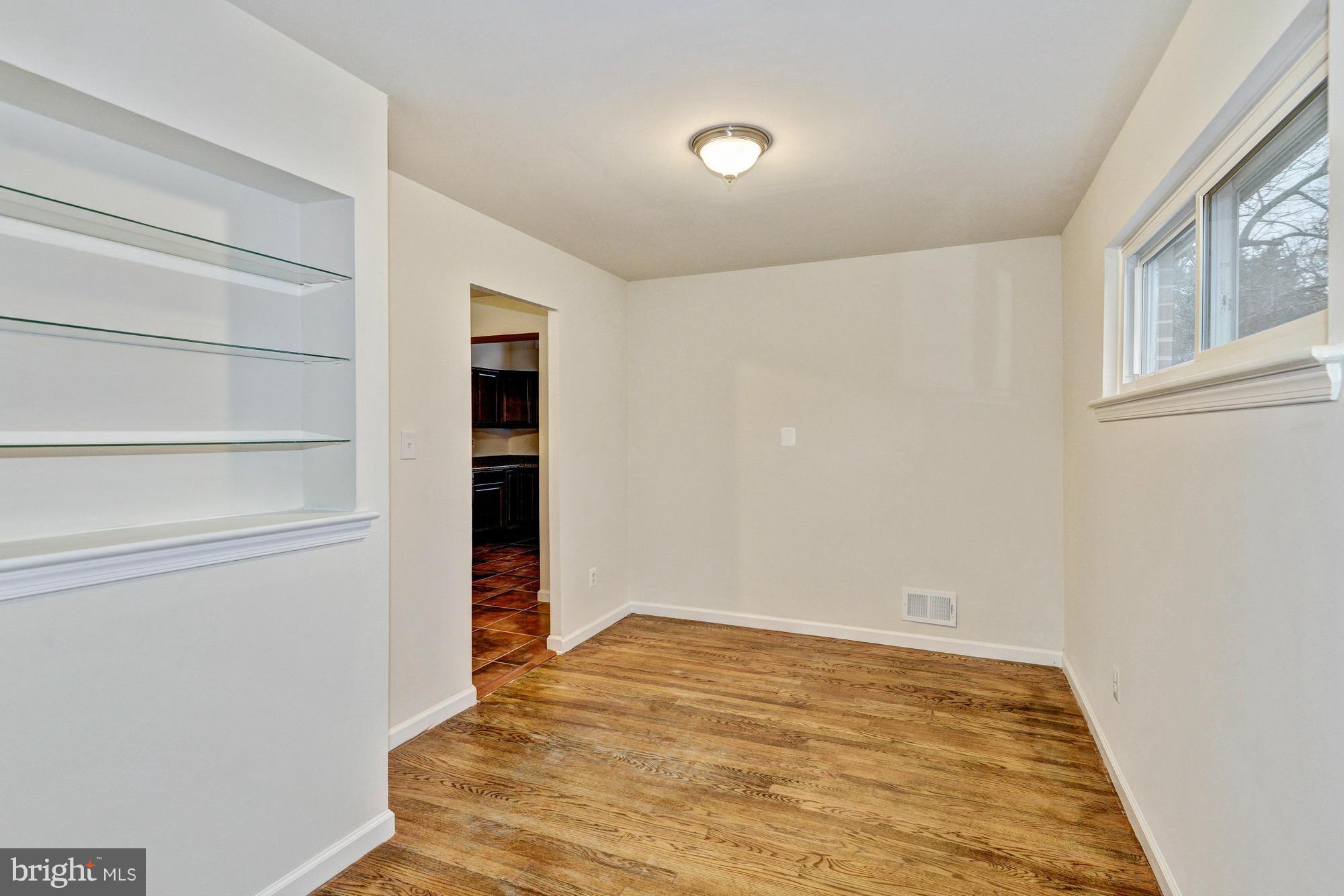1502 University Boulevard West Silver Spring, MD 20902 - Photo 3 of 17 Dining Room