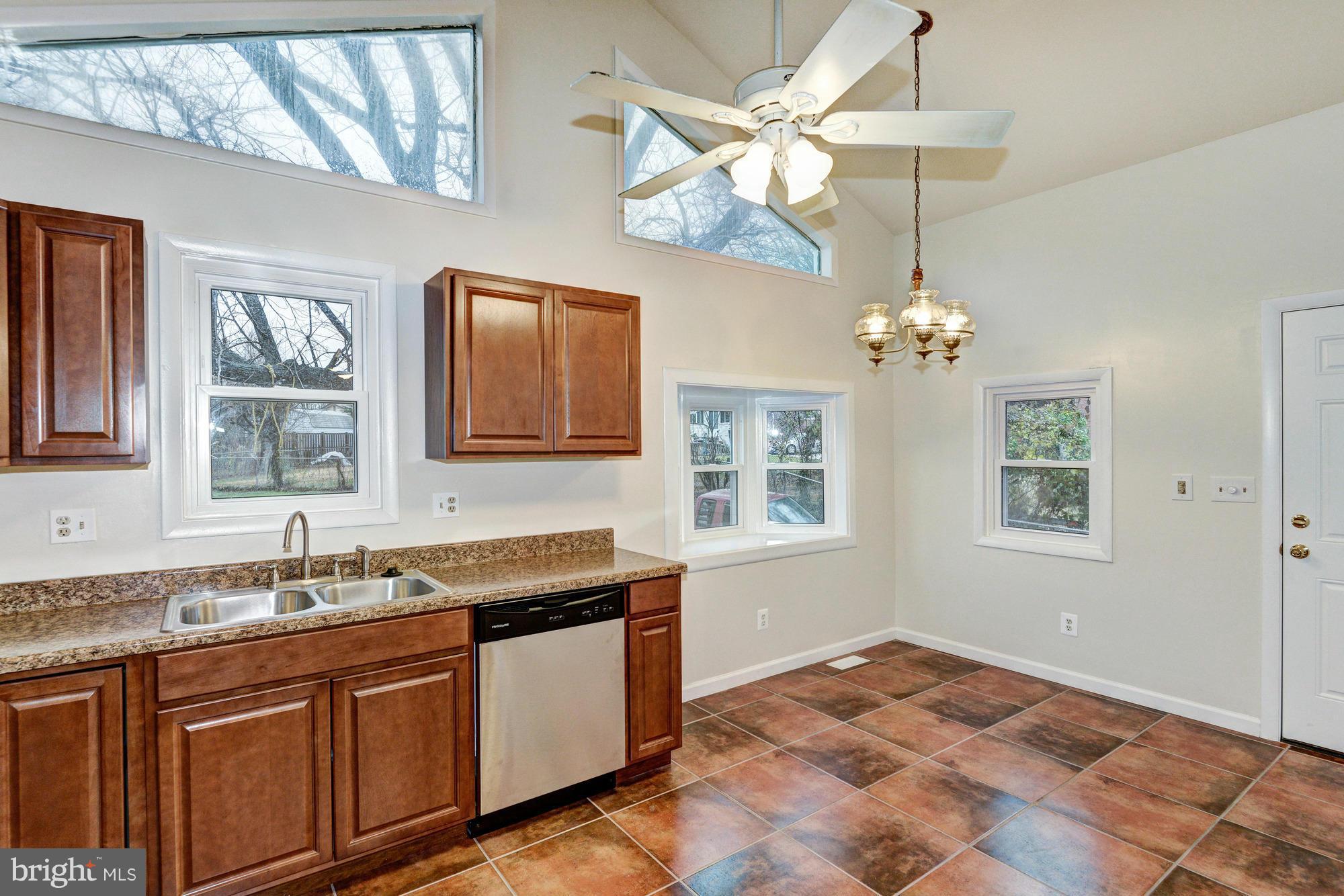 1502 University Boulevard West Silver Spring, MD 20902 - Photo 6 of 17 Kitchen