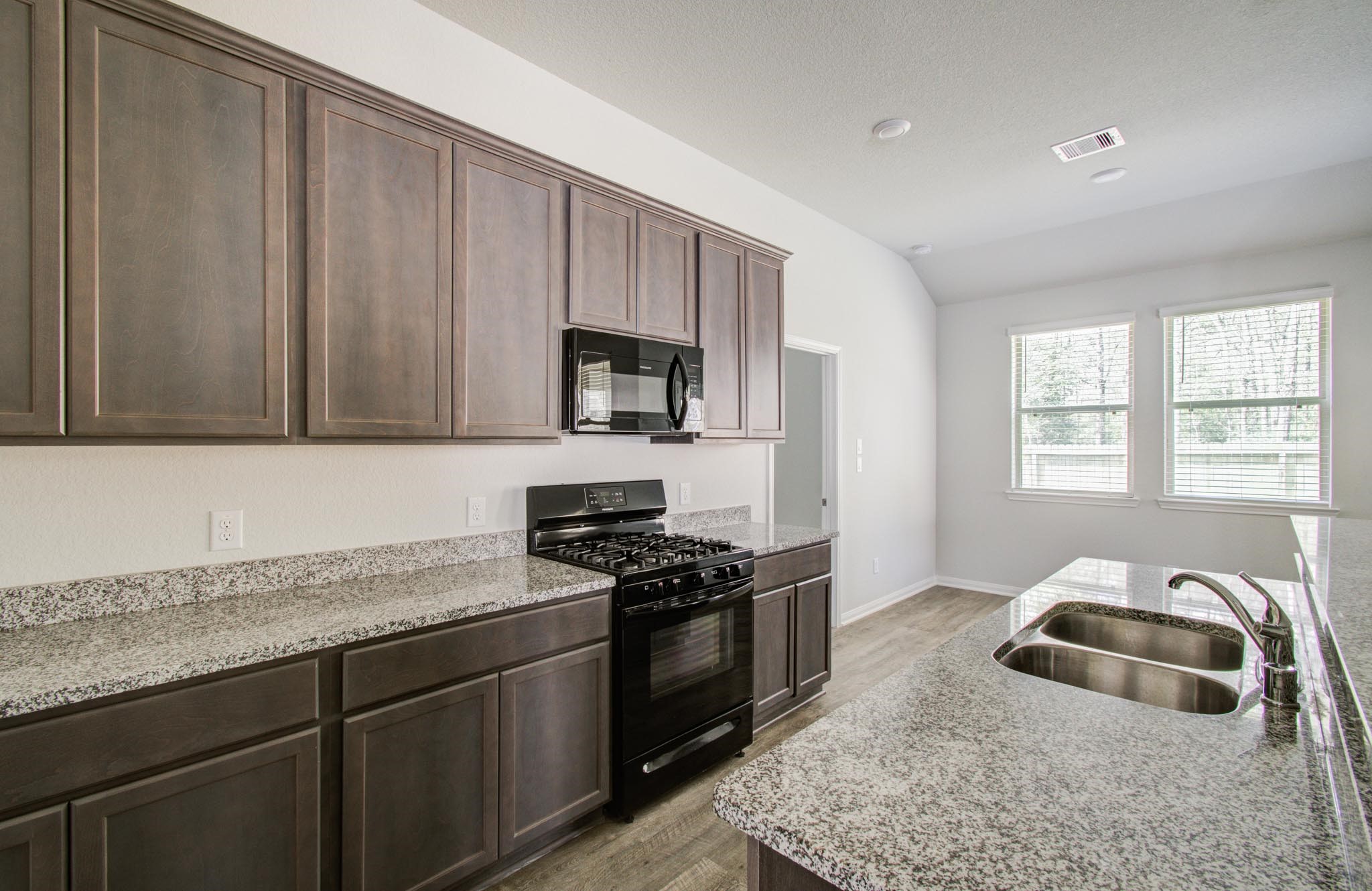 2009 Cedar Lane Conroe, TX 77301 - Photo 12 of 29 Ample cabinets