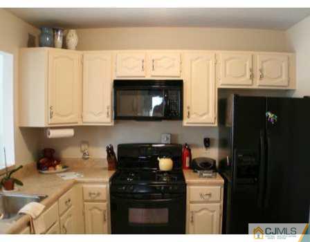 25 Rainford Road Edison, NJ 08820 - Photo 2 of 8