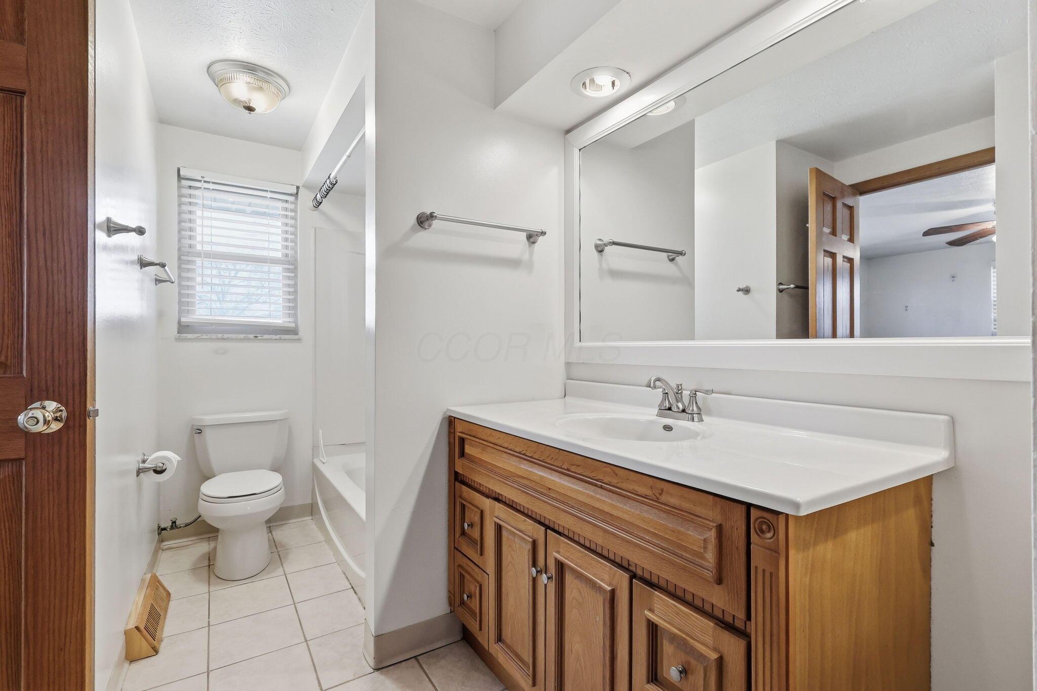 6050 Karl Road Columbus, OH 43229 - Photo 26 of 52 26-web-or-mls-G02A1751