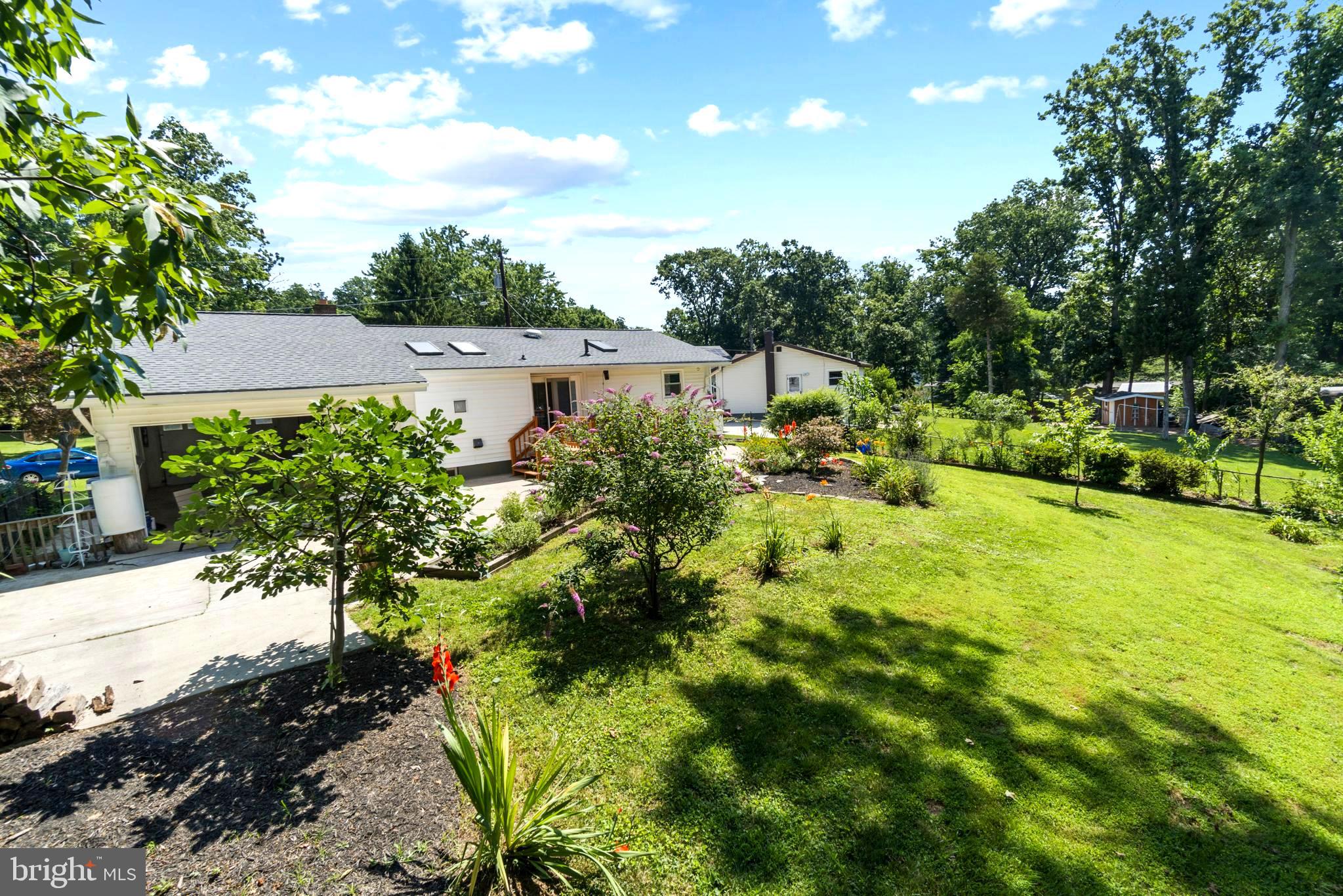 215 Hutton Street Gaithersburg, MD 20877 - Photo 1 of 36