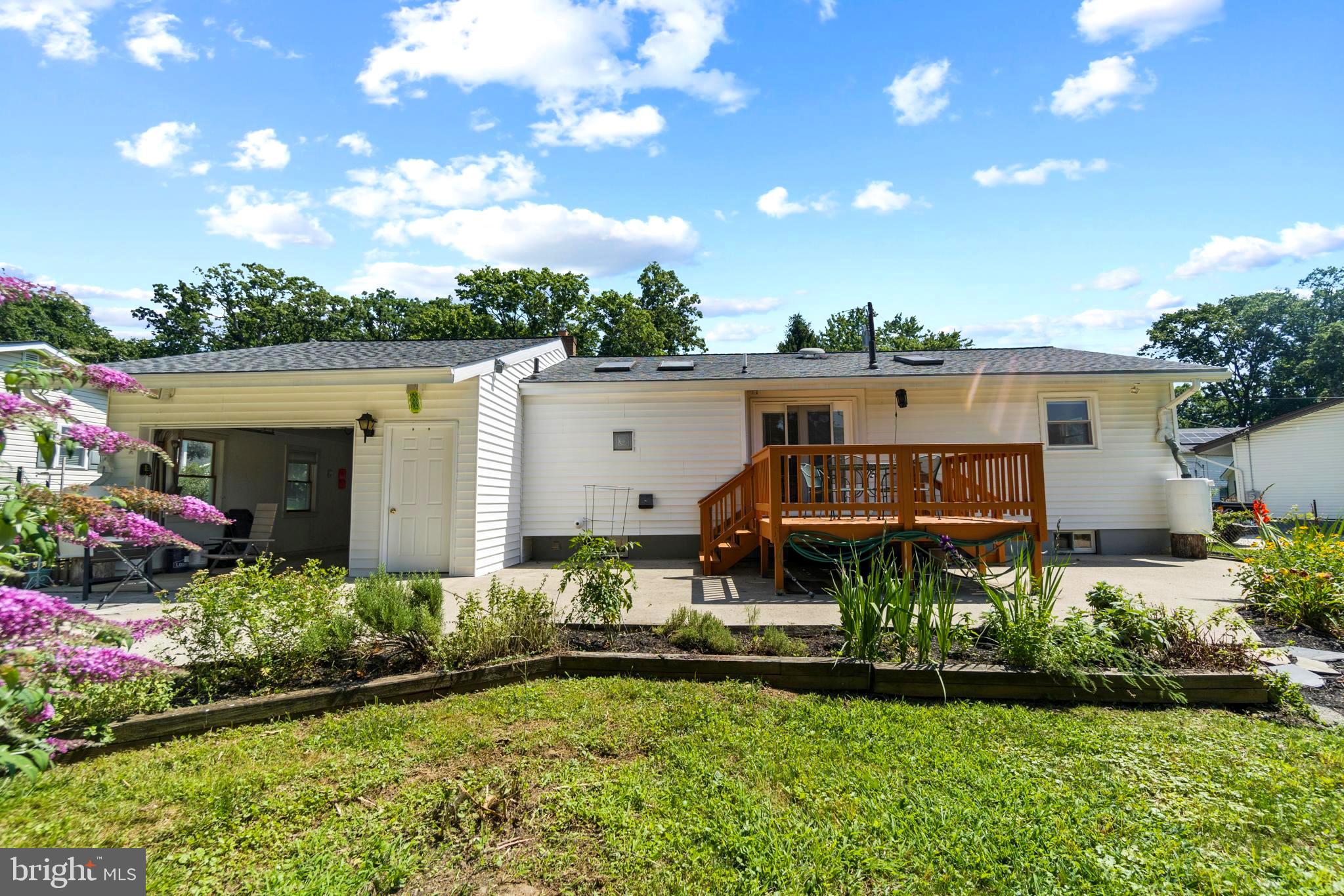 215 Hutton Street Gaithersburg, MD 20877 - Photo 32 of 36