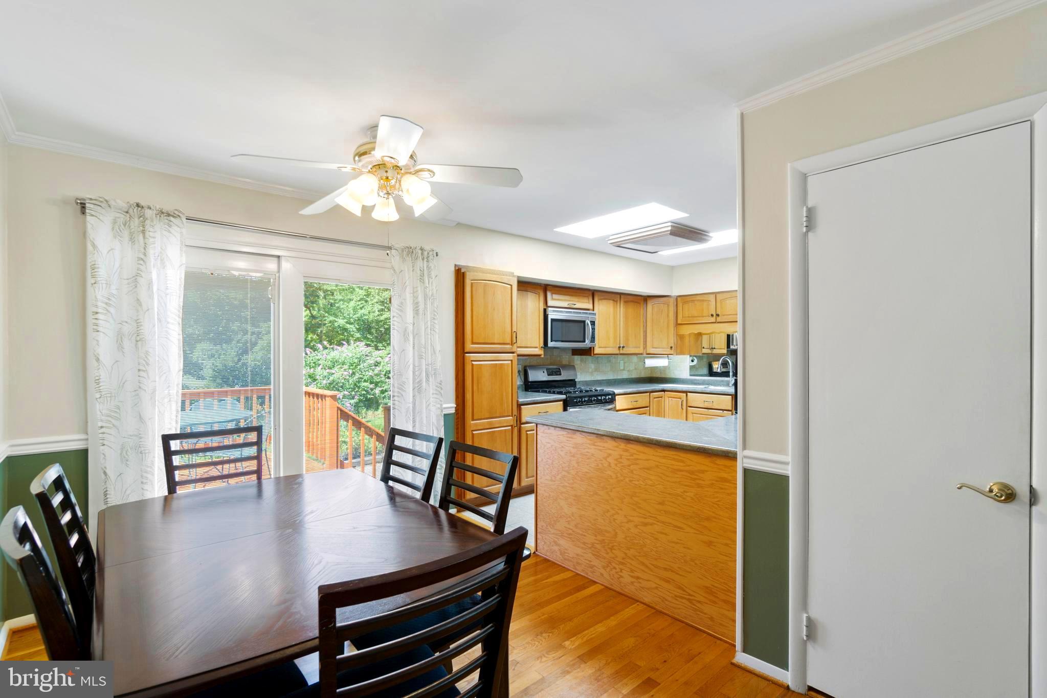 215 Hutton Street Gaithersburg, MD 20877 - Photo 7 of 36