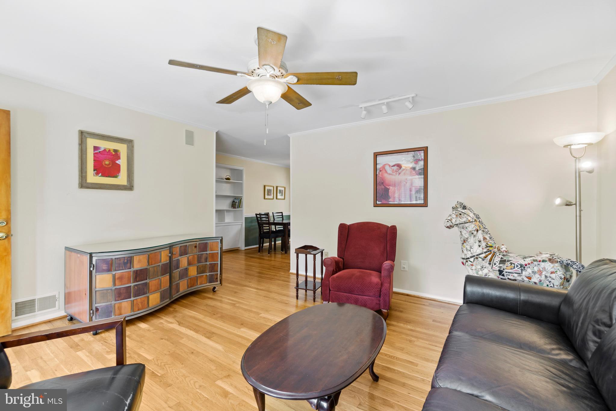 215 Hutton Street Gaithersburg, MD 20877 - Photo 10 of 36
