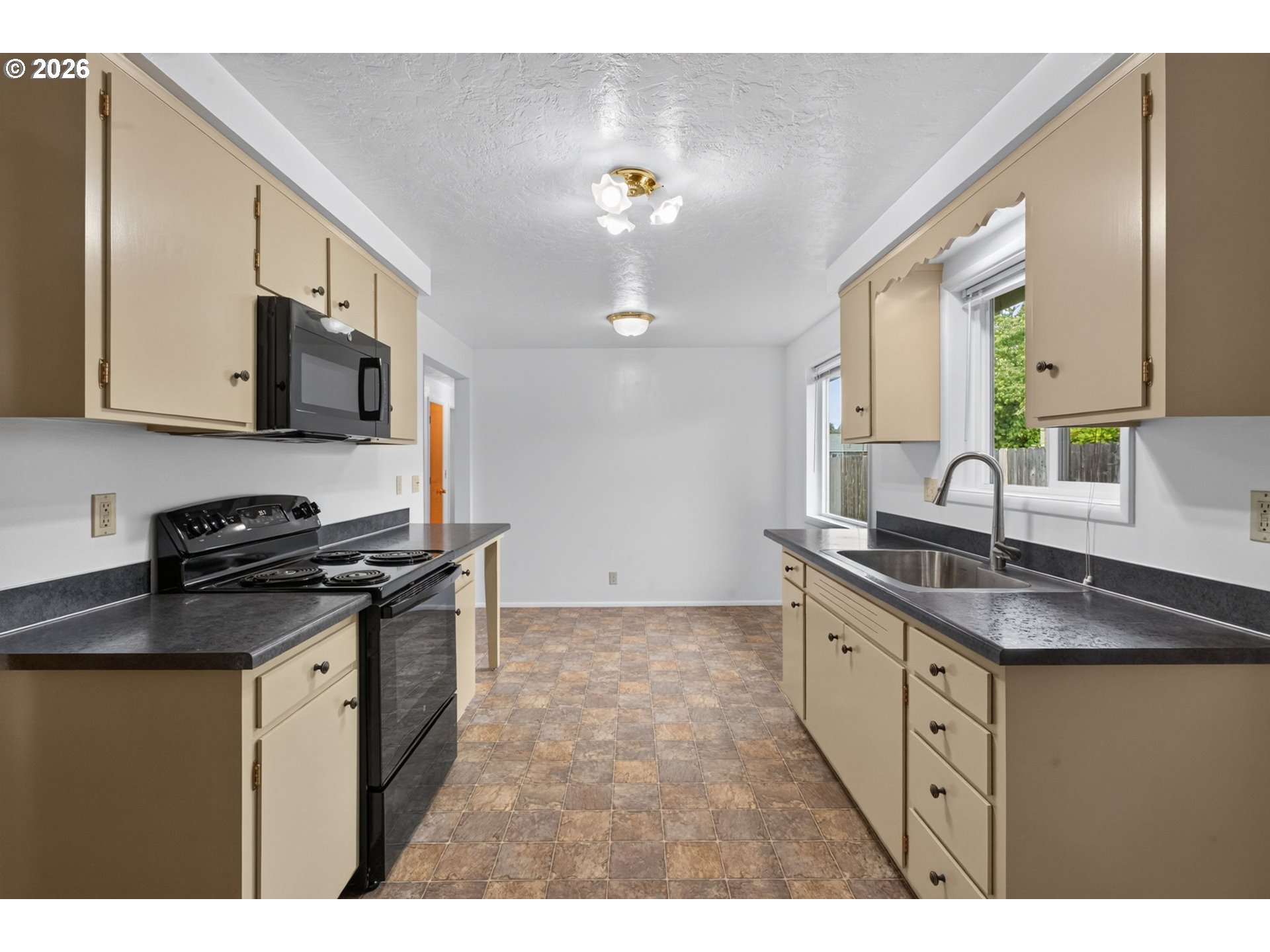 447 Maxwell Road Eugene, OR 97404 - Photo 16 of 47