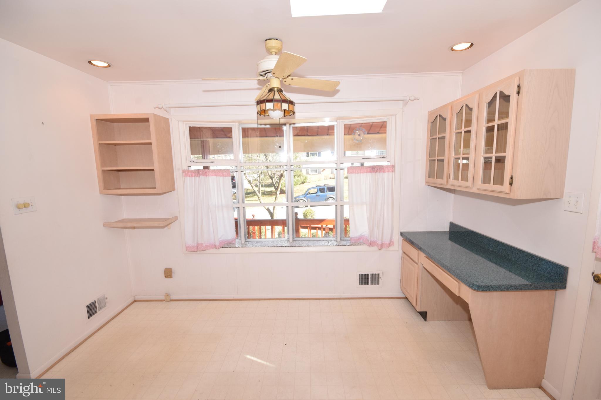 7004 Redmiles Road Laurel, MD 20707 - Photo 5 of 35 Remodeled kitchen w/bay window, gas cooking