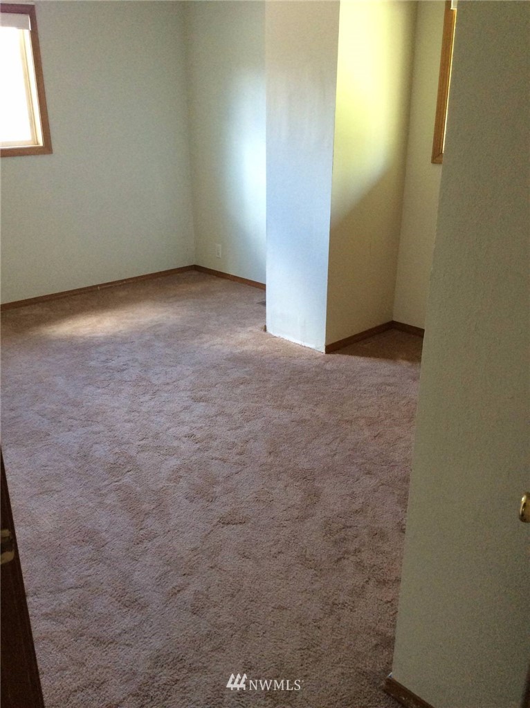 2443 Little Hanaford Road Centralia, WA 98531 - Photo 13 of 21 Gallery Image 13