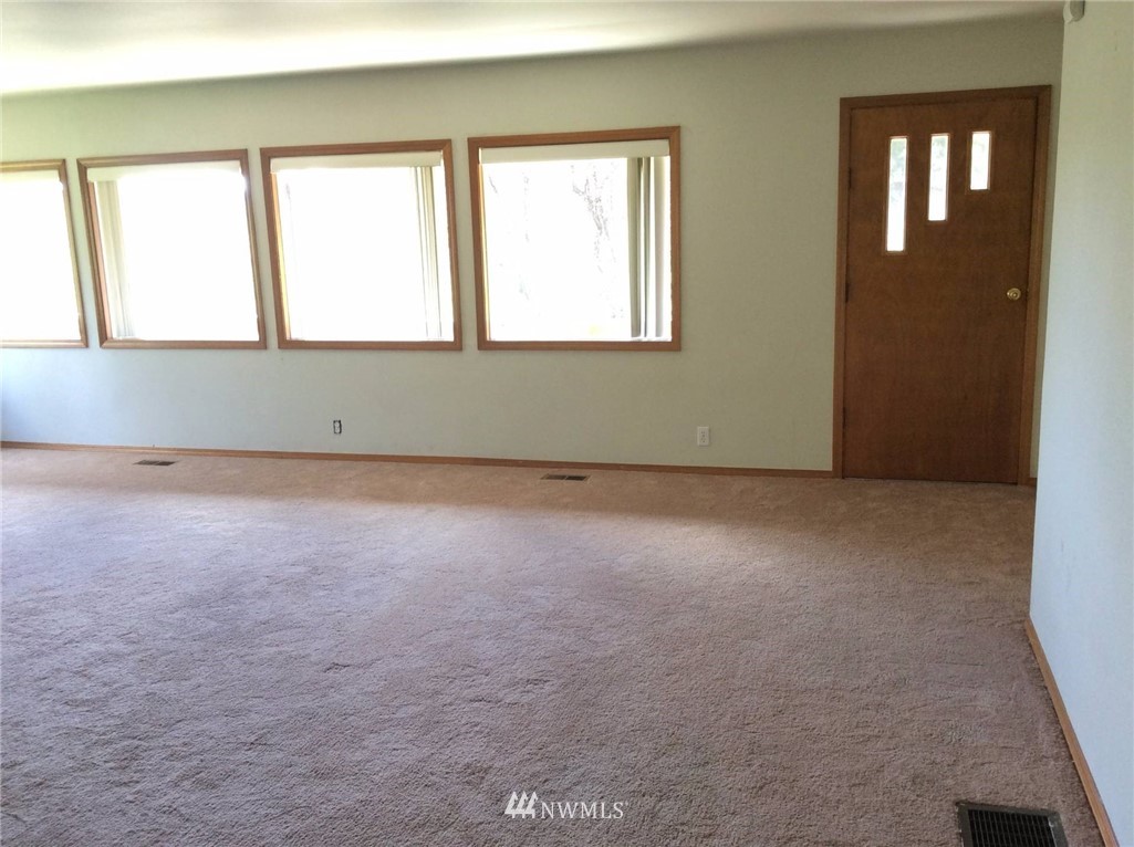 2443 Little Hanaford Road Centralia, WA 98531 - Photo 4 of 21 Gallery Image 4