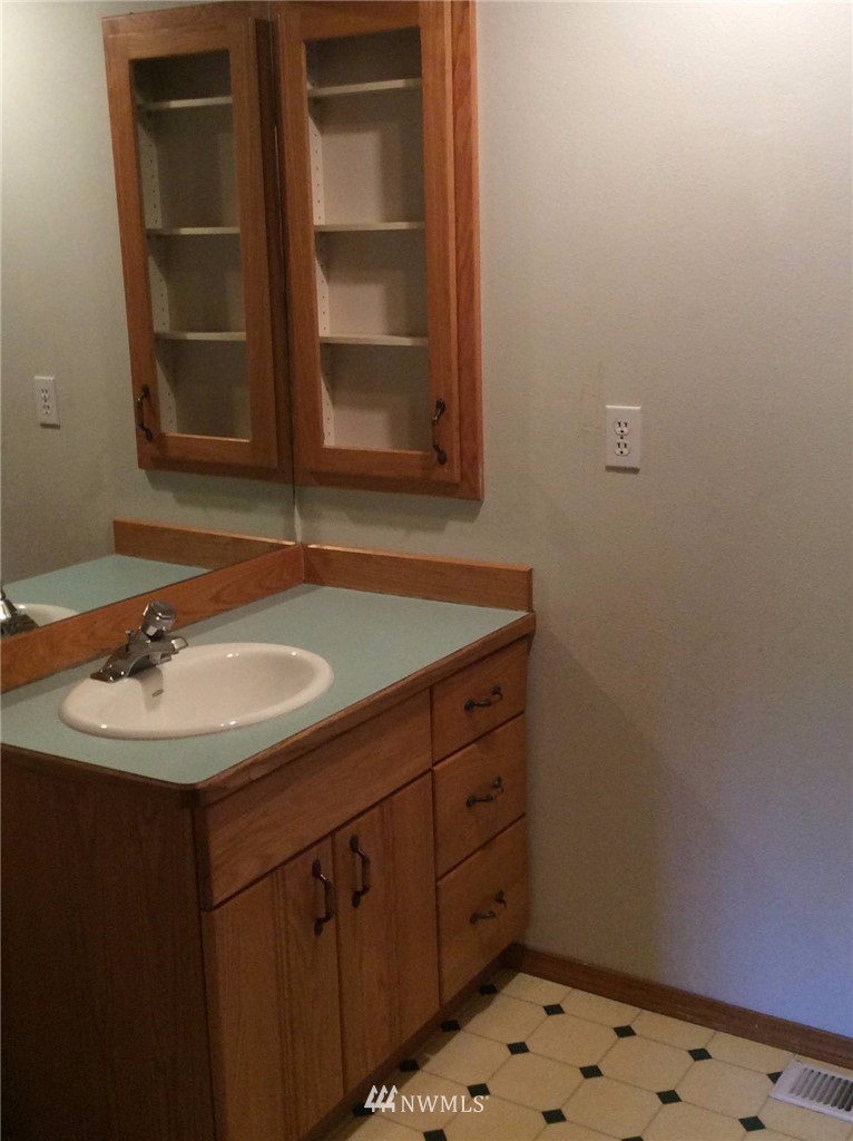 2443 Little Hanaford Road Centralia, WA 98531 - Photo 7 of 21 Gallery Image 7