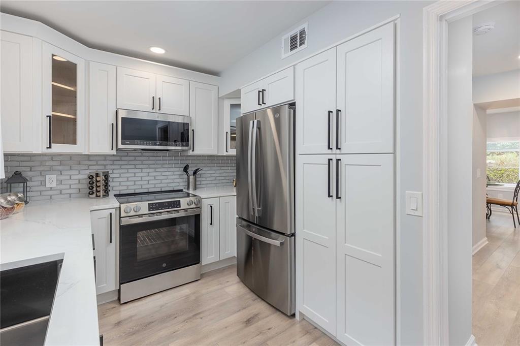 1932 Variations Drive Northeast Atlanta, GA 30329 - Photo 9 of 37