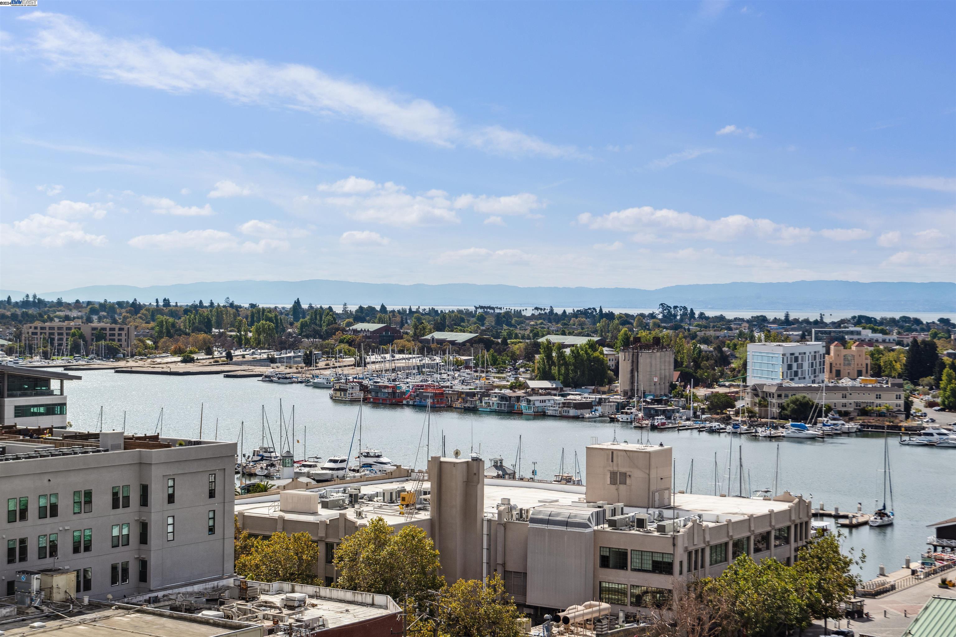 222 Broadway, Unit 1106 Oakland, CA 94607 - Photo 17 of 22 a view of a city