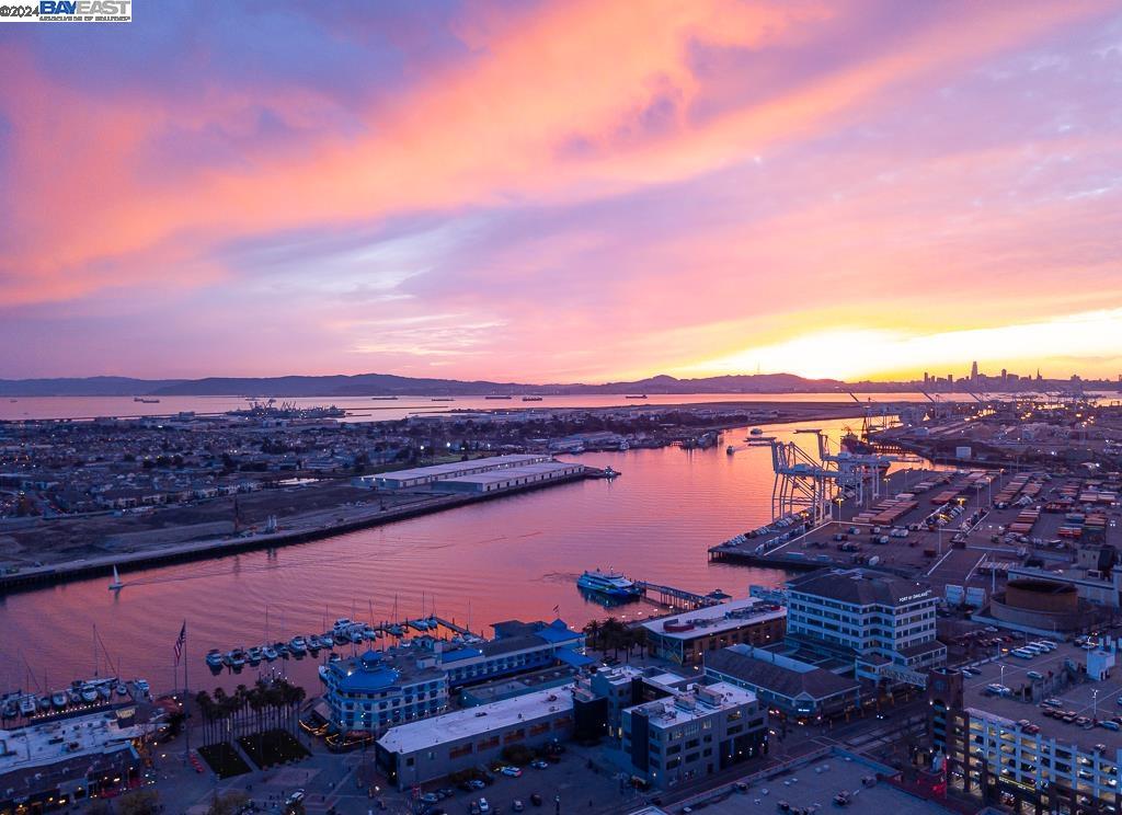 222 Broadway, Unit 1106 Oakland, CA 94607 - Photo 22 of 22 a view of a city and lake view