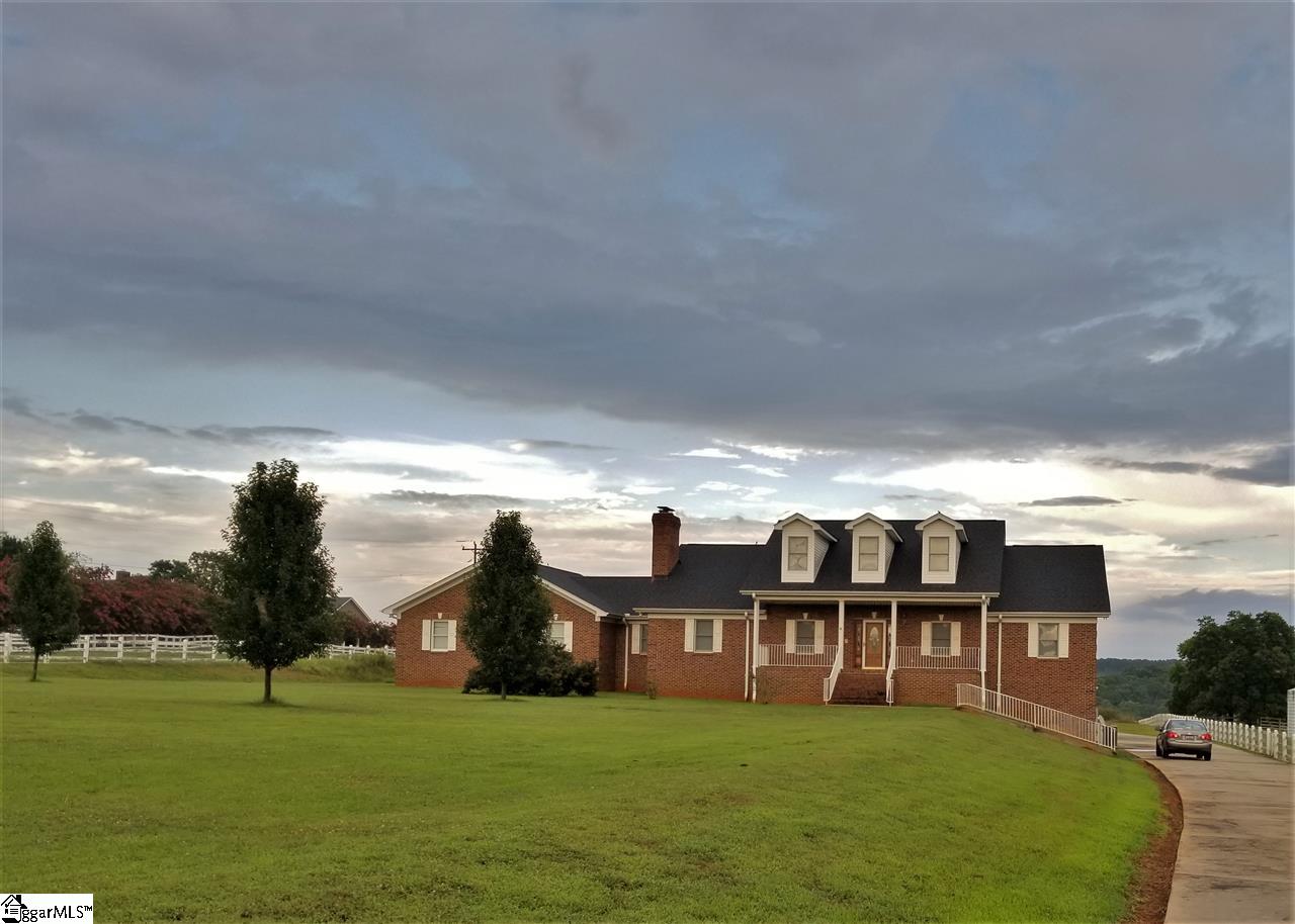 1927 Gibbs Shoals Road Greer, SC 29650 - Photo 4 of 36 Gallery Image 4