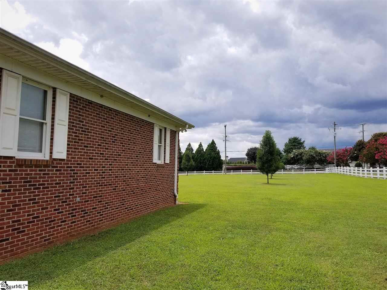 1927 Gibbs Shoals Road Greer, SC 29650 - Photo 7 of 36 Gallery Image 7