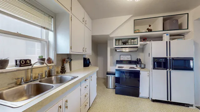 $310,000 | 124 8th Avenue North, Buhl, ID 83316