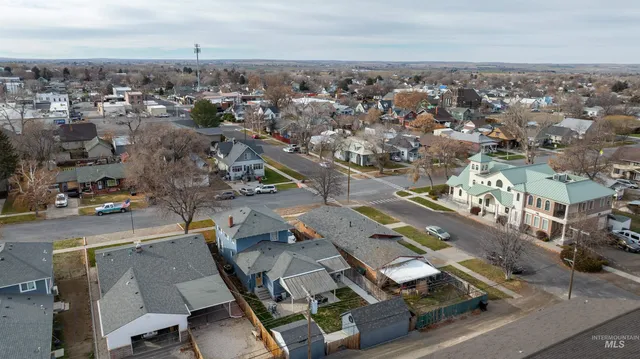 $310,000 | 124 8th Avenue North, Buhl, ID 83316