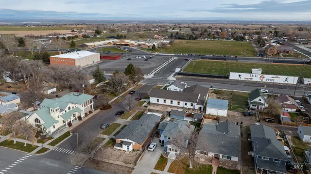 $310,000 | 124 8th Avenue North, Buhl, ID 83316