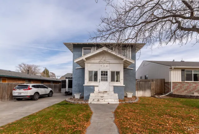 $310,000 | 124 8th Avenue North, Buhl, ID 83316