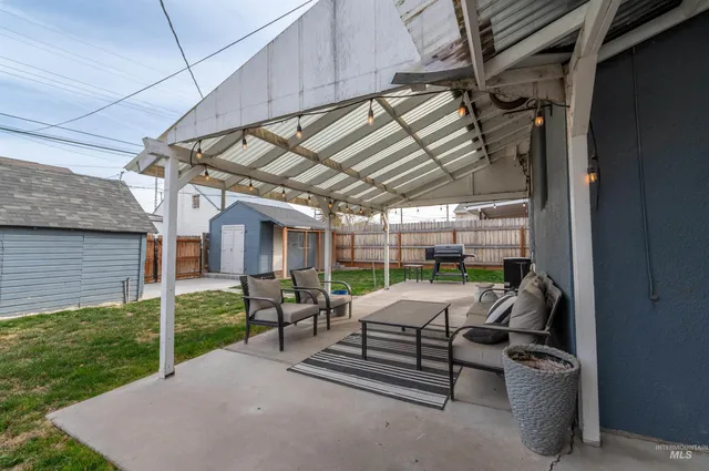 $310,000 | 124 8th Avenue North, Buhl, ID 83316