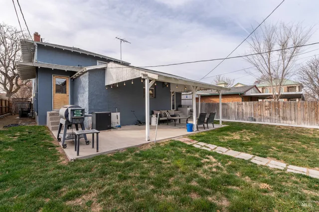 $310,000 | 124 8th Avenue North, Buhl, ID 83316